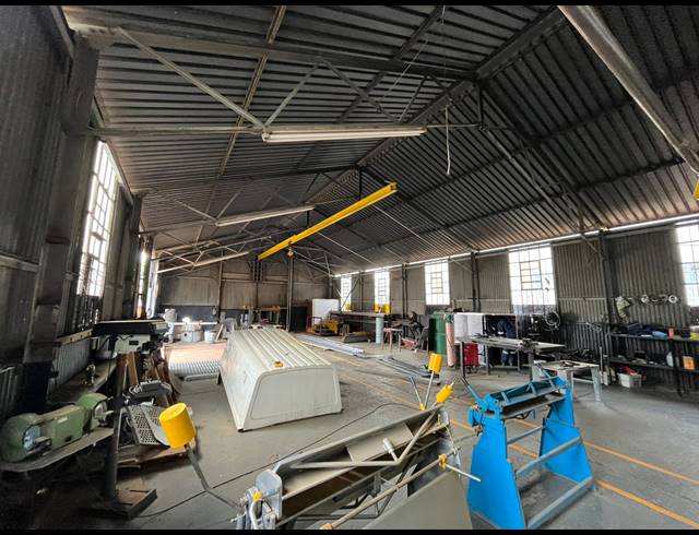 2,400M² WORKSHOP FOR SALE IN STRUBENVALE